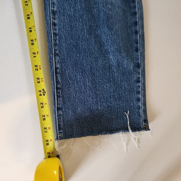 Silver Jeans Highly Desirable Straight Leg High rise Womens Size 26 Frayed Rips - Picture 10 of 10